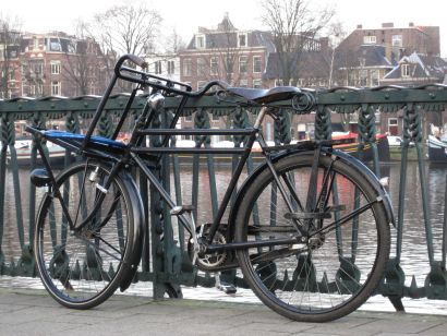 Brug Amsteldijk over het Amstelkanaal